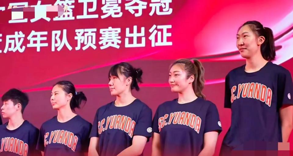 VI, 了球队实力, 备受瞩目