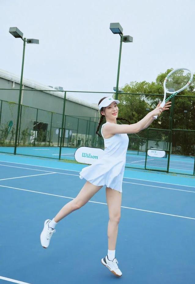 汉吃热干面, alt, 她坐在武汉 汉吃热干面, alt, 她坐在武汉